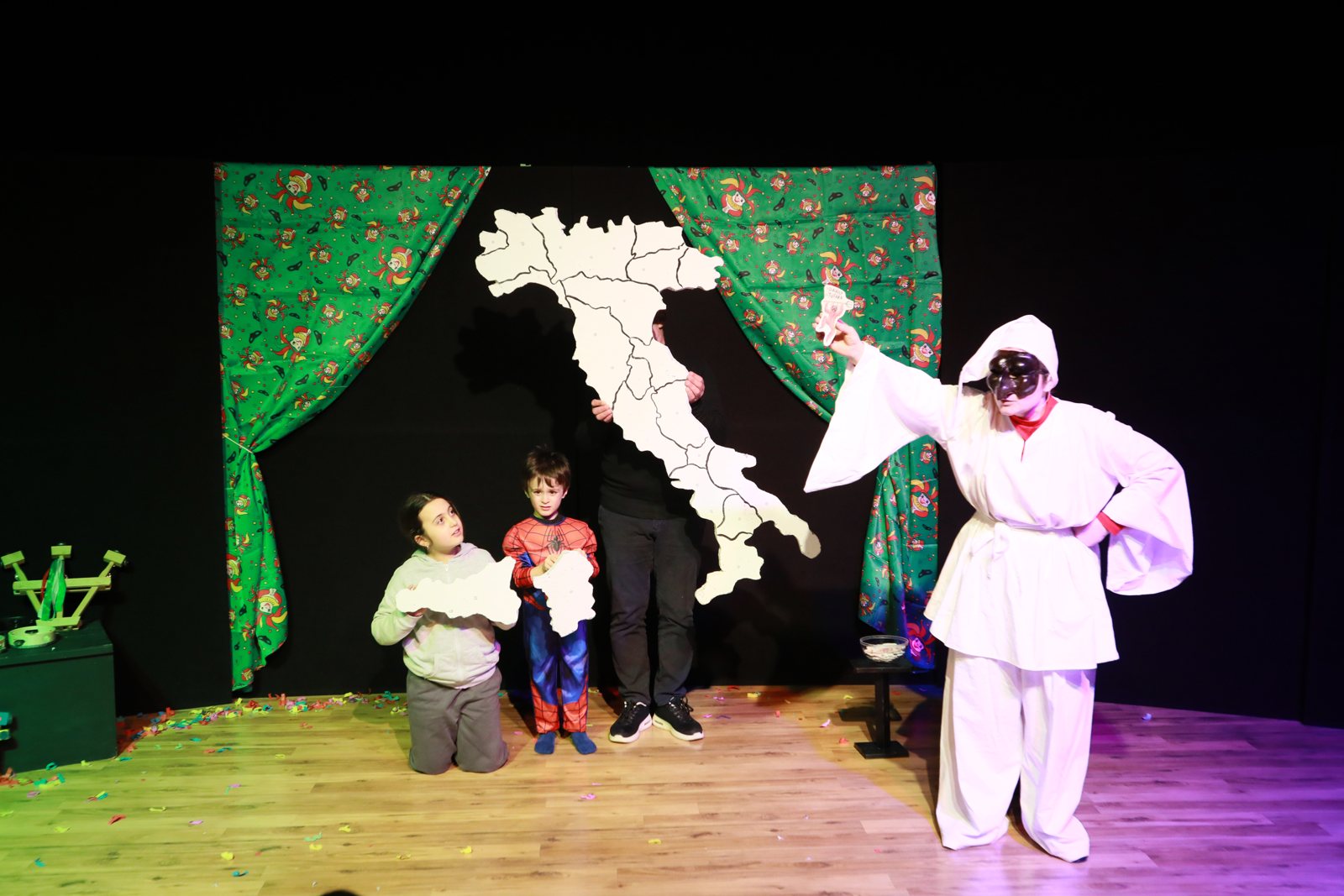 Pulcinella e le origini del Carnevale — scena dello spettacolo